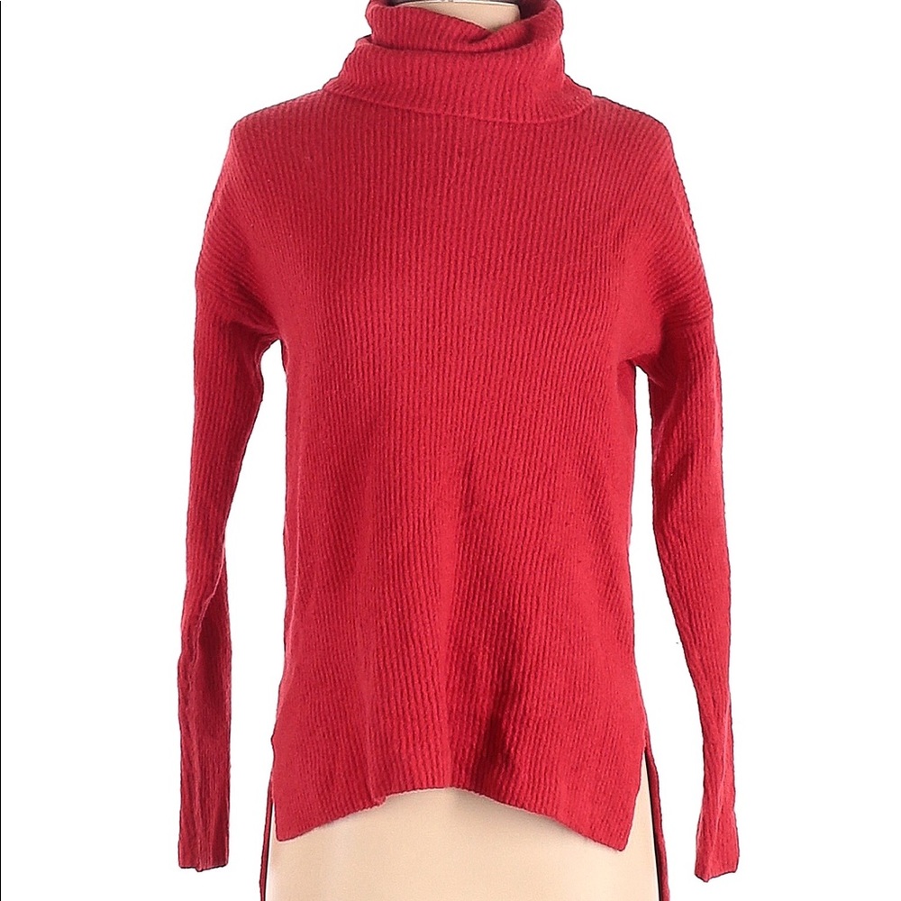 LOFT Turtle Neck Sweater in Red